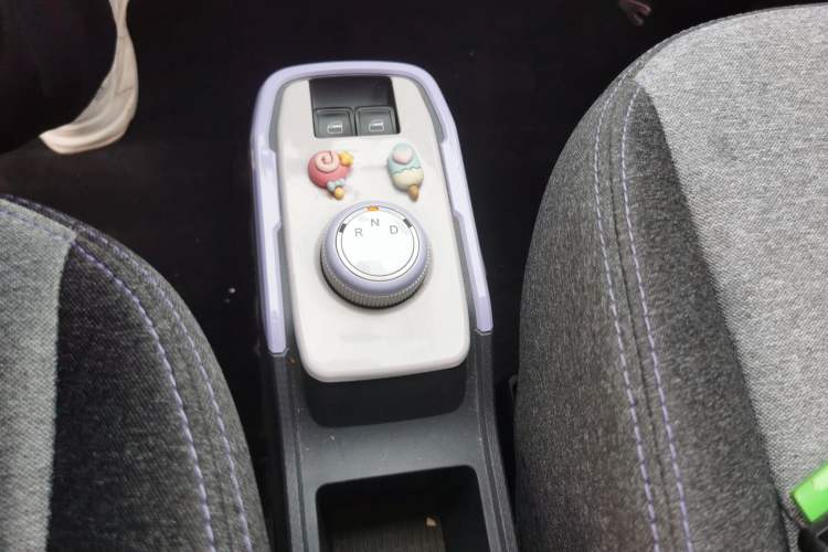 Used Chery QQ Ice Cream 2022 170km Sundae Phosphate Lithium-Ion