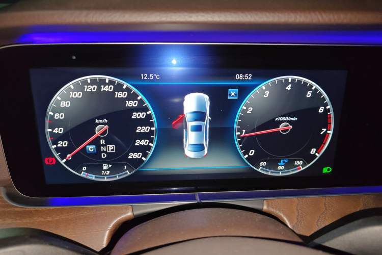 Used Mercedes-Benz E-Class 2018 E 200 L 4MATIC Instrument Cluster