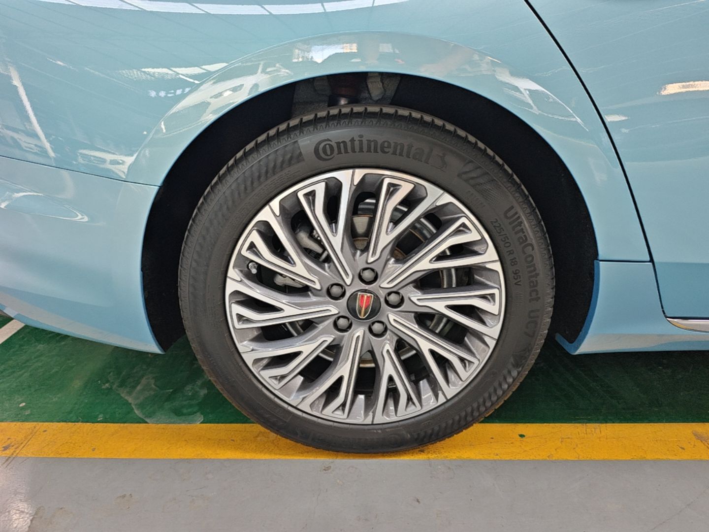 Hongqi H5 2023 1.5T HEV Smart Connect Flagship Edition - Chinese Trim Chang — снимка 11