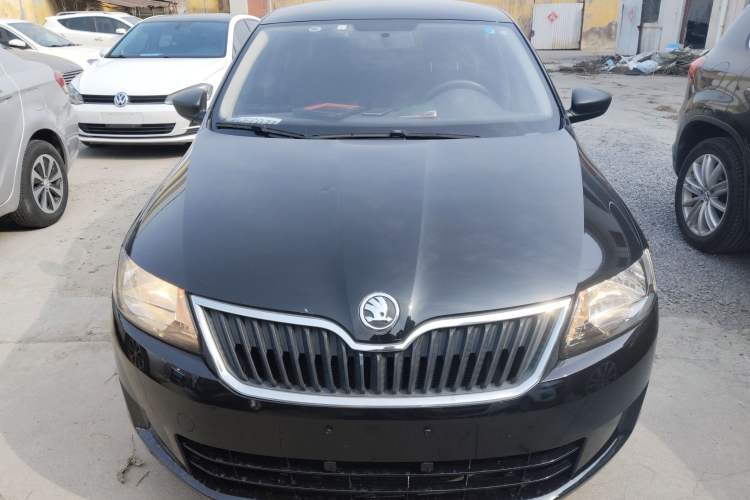 Used Skoda Rapid 2015 1.6L Manual Le Xuan Model