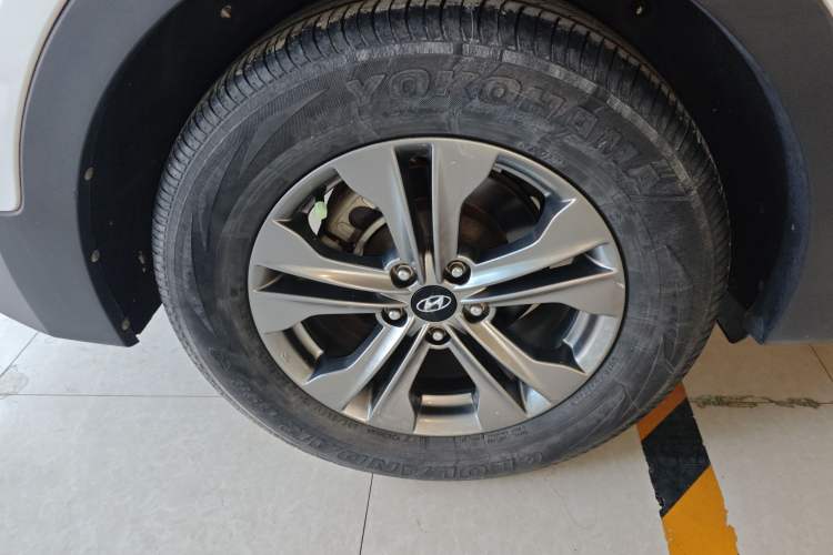 Used Hyundai Santa Fe 2013 2.4L Automatic 2WD Comfort Edition
