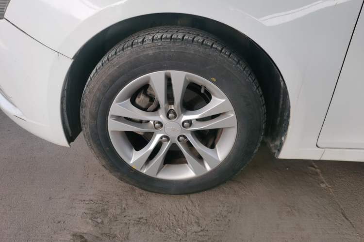 Used Chevrolet Cruze 2015 1.5L Classic SE AT Left Front Wheel Hub