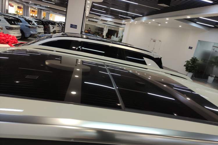 Used Formula Leopard Titanium 3 2025 501 km Range Rear-Wheel Drive Intelligent Driving Max Edition