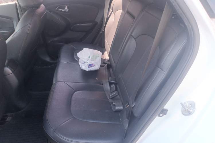 Used Hyundai ix35 2015 2.0L Automatic 2WD Smart Version China V Standard
