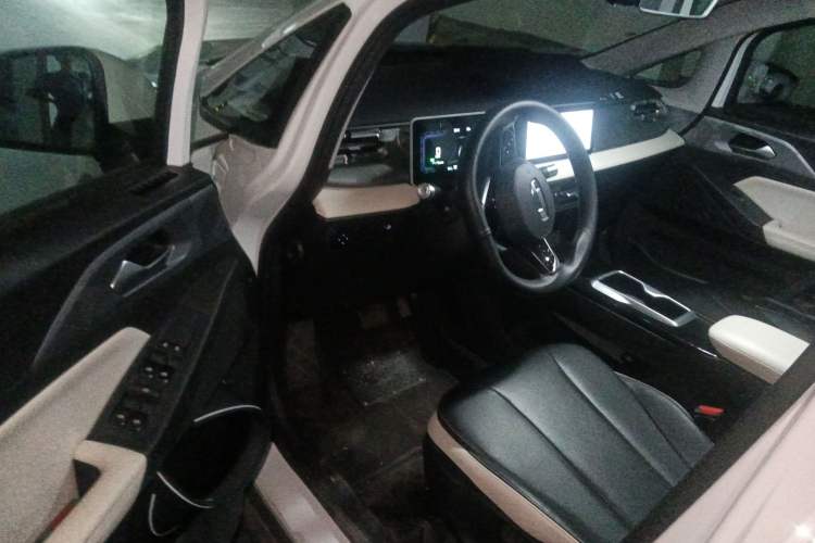 Used Geometry E Firefly 2024 301km Starlight