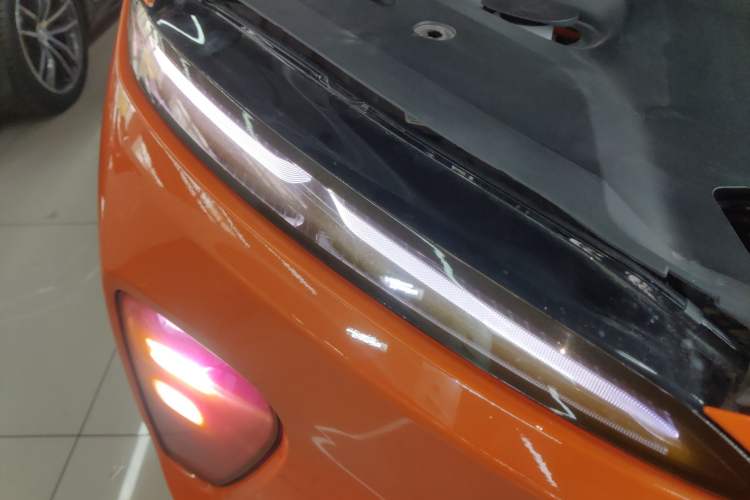 Used Nio ES8 2024 75 kWh Right Front Headlight