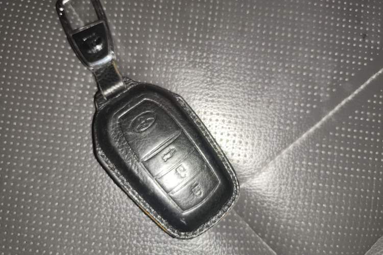 Used Toyota Harrier 2022 2.0L CVT Two-Wheel Drive Luxury Edition
