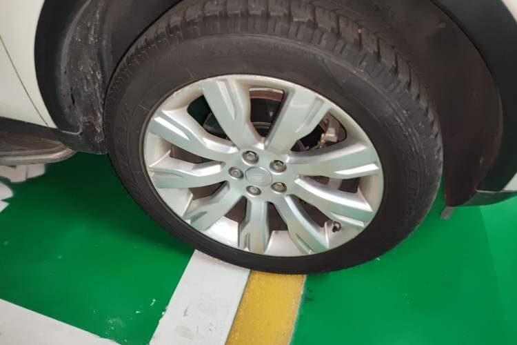 Used Land Rover Discovery Sport 2016 2.0T HSE Right Front Wheel Hub