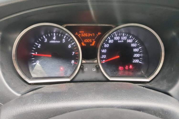 Used Nissan Livina 2013 1.6XL Manual Luxury Edition
