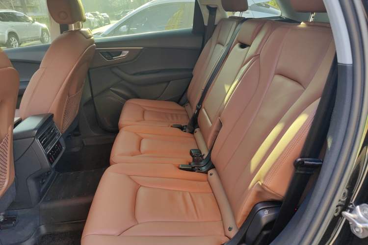 Used Audi Q7 2021 45 TFSI quattro S line Sport model