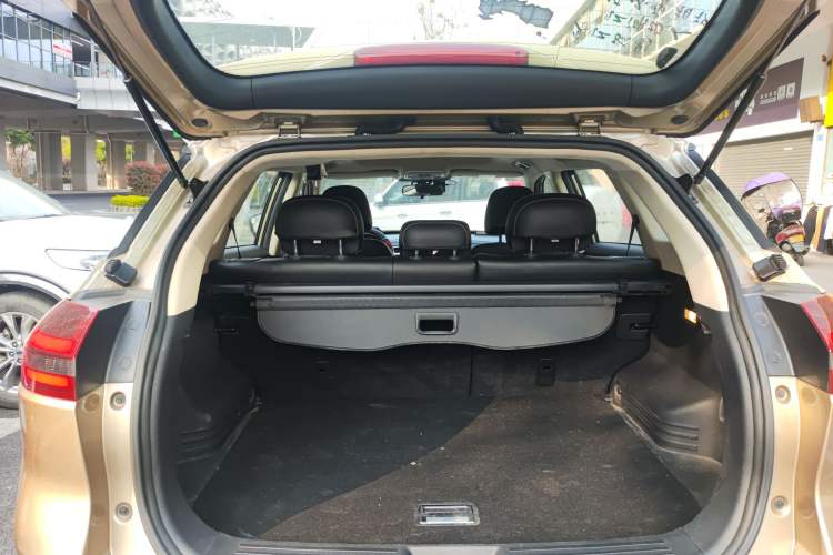 Used Geely Auto Emgrand X7 Sport 2018 1.8TD Automatic Two-Wheel Drive Smart Connect 4G Internet Edition Trunk