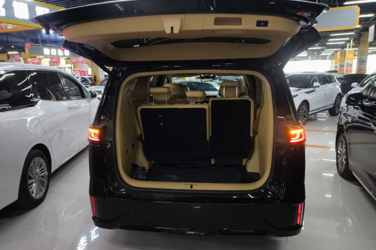 Used VOYAH Dream 2025 PHEV Four-Wheel Drive Prestige Qiankun Edition