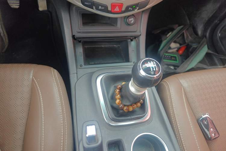 Used BYD S7 2016 1.5T Manual Luxury Edition Gear Lever