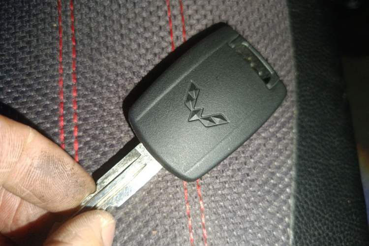 Used Wuling Rongguang V 2018 1.5L Standard Version Vehicle Key