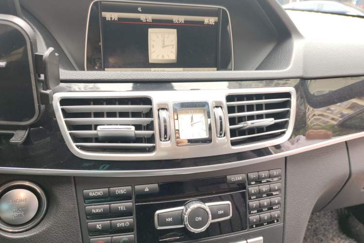 Used Mercedes-Benz E-Class 2015 E 260 L Sport Edition Audio And AC Panel