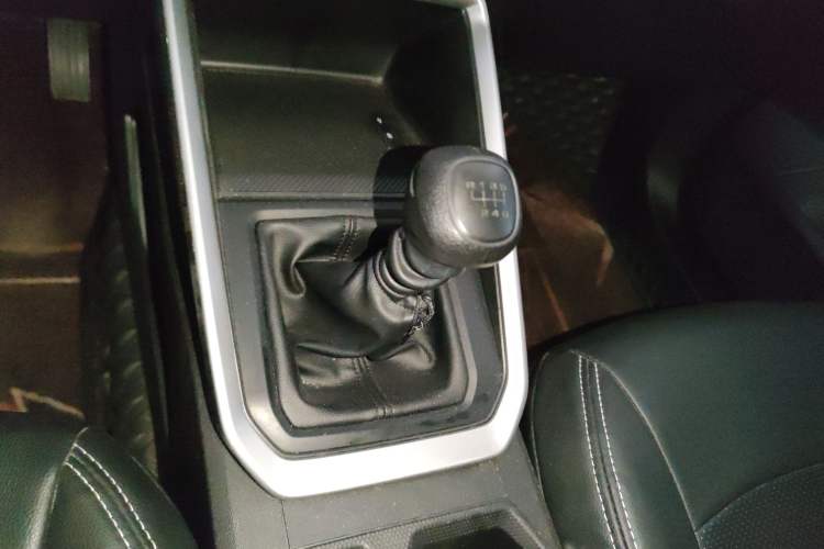 Used Wuling Alvez 2022 1.5L Manual Free-Style Model
