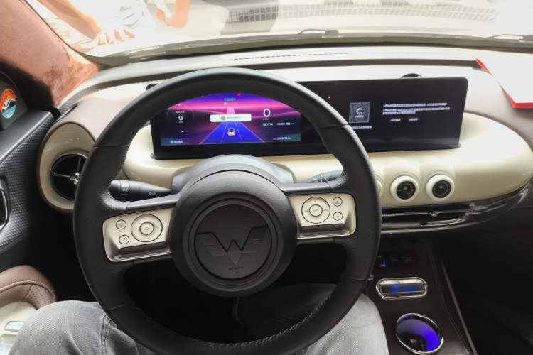 Used Wuling Bingo 2023 410 km Lingxi Deluxe Edition Center Console