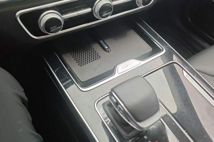 Used Hongqi HS5 2023 2.0T Four-Wheel Drive Flagship Pro Edition Gear Lever