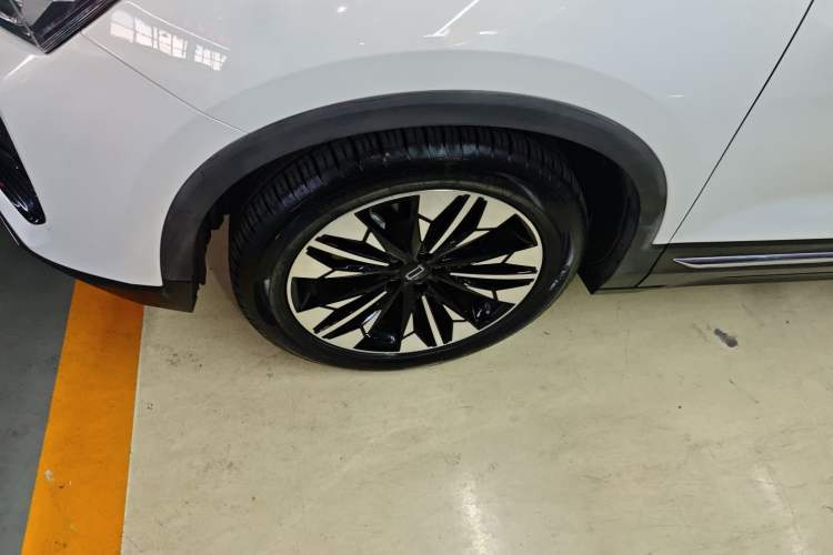 Used Bestune T77 2023 1.5T Automatic Luxury Model Left Front Wheel Hub