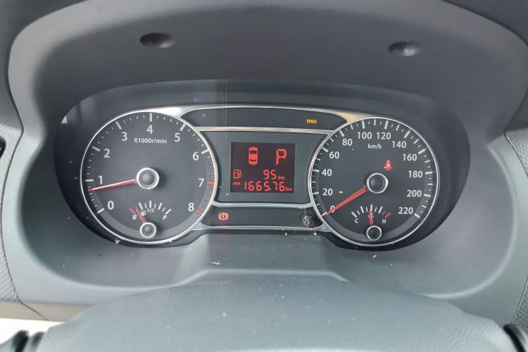 Used JAC Group J6 A30 2013 1.5L CVT Luxury Model China IV Standard