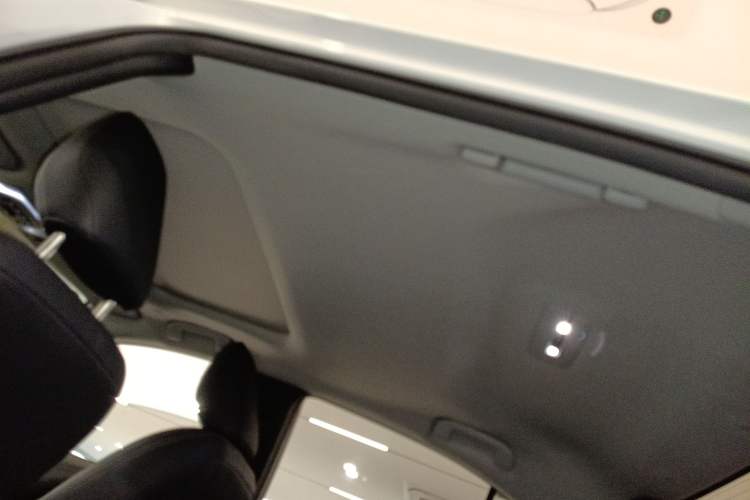 Used Toyota Corolla 2023 1.8L Smart Electric Hybrid Dual-Motor Elite Edition Headliner