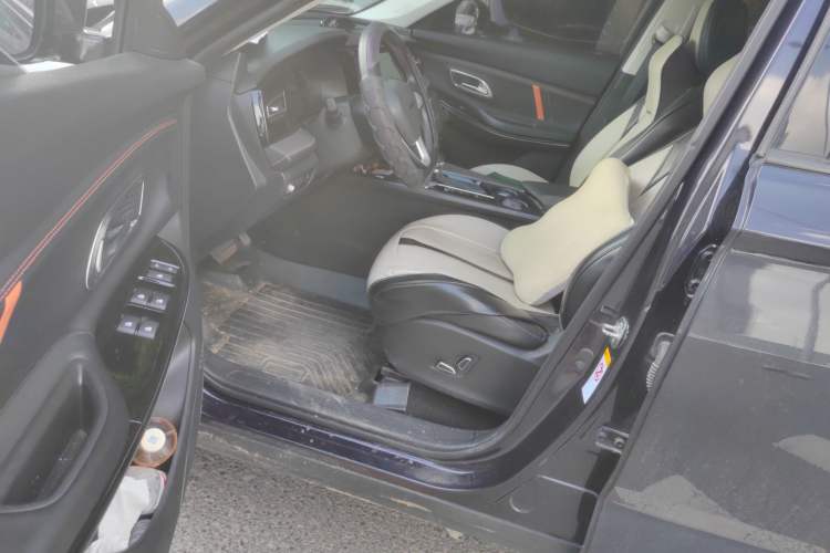 Used CHANGAN OSHAN X7 PLUS 2022 1.5T Blue Whale Edition Automatic Prestige Version Driver Seat