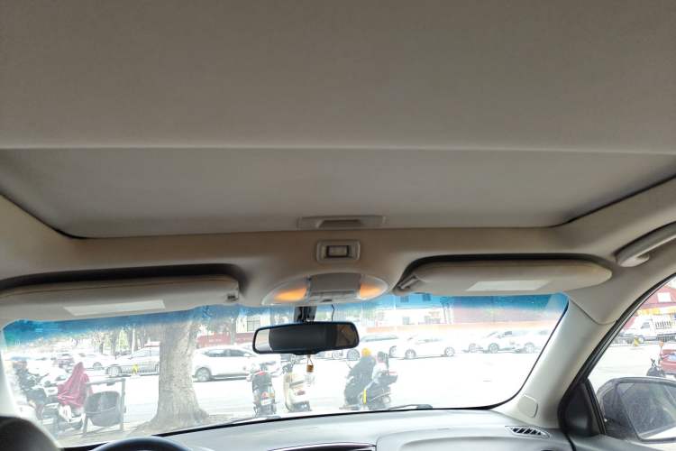 Used Infiniti JX 2013 JX35 Two-Wheel-Drive Excellence Edition Headliner