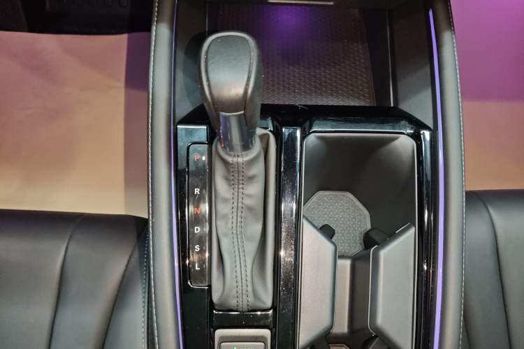 Used Honda Inspire 2023 260TURBO Deluxe Edition Gear Lever