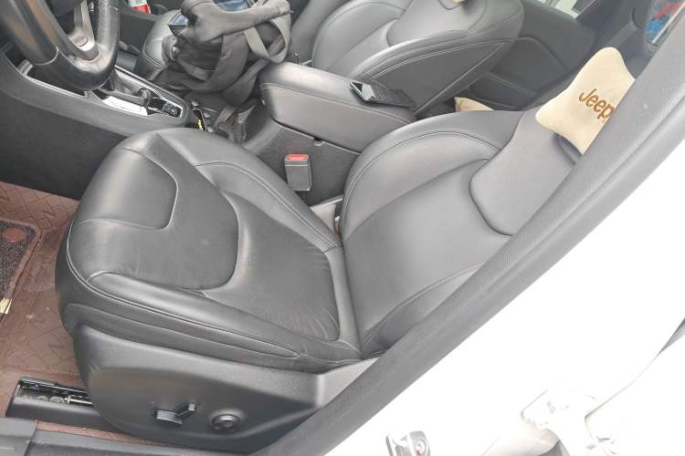 Used Jeep Cherokee 2020 2.0T Two-Wheel Drive Leading Edition Left Front Seat