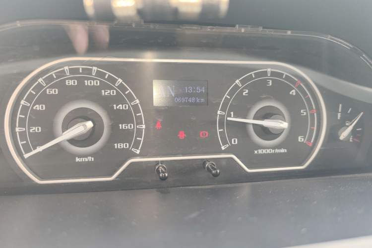 Used SAIC MAXUS Xintu V80  Instrument Cluster