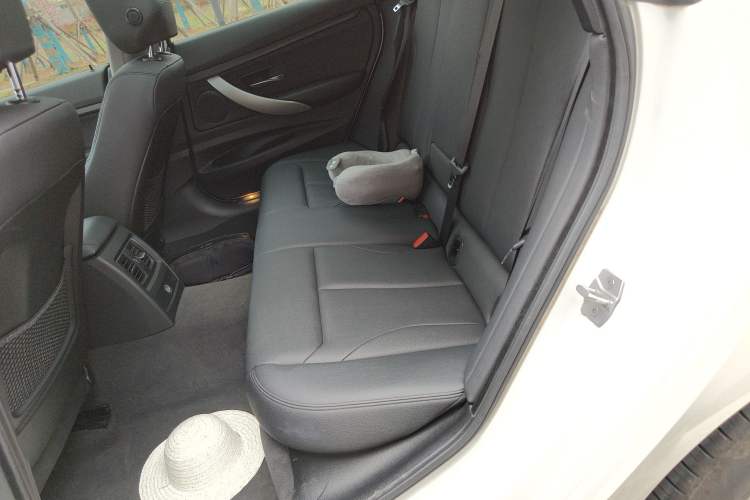 Used BMW 3 Series GT 2016 320i Fashion Model Left Rear Seat