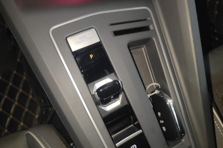 Used Volkswagen Golf 2021 280TSI DSG Pro First Edition Gear Lever