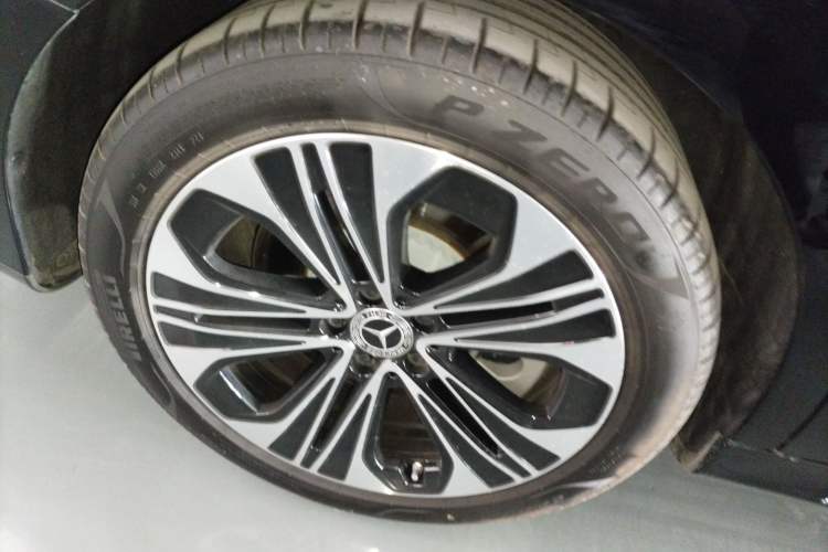 Used Mercedes-Benz E-Class New Energy 2024 E 350 e L Plug-in Hybrid Sports Sedan Exterior 8