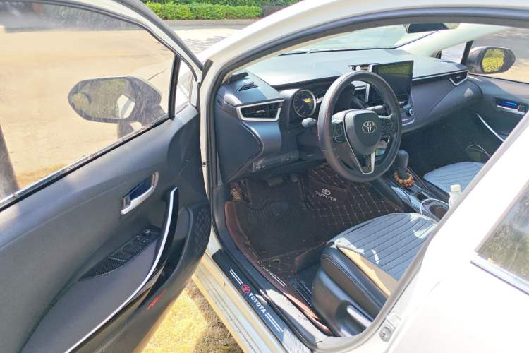 Used Toyota Corolla 2021 Dual-Motor 1.8L E-CVT Elite Edition Driver Seat