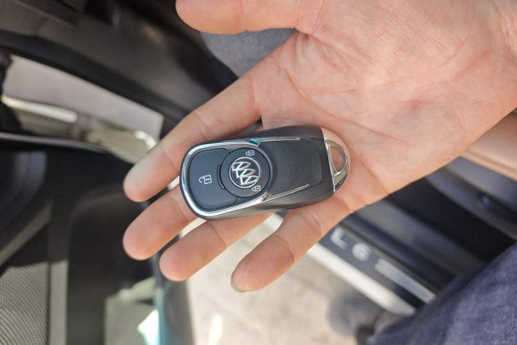 Used Buick GL6 2021 323T Mild Hybrid Connect Luxury Model Vehicle Key