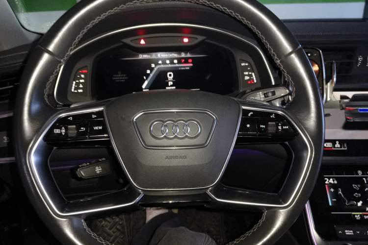 Used Audi A7L 2024 45TFSI S-line Dream-Building Edition Flow Crystal Package
