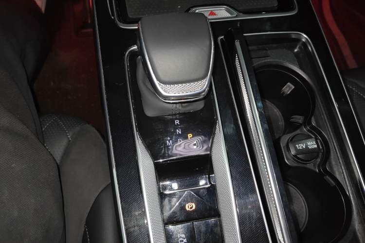 Used Hongqi HS5 2023 2.0T Qixiang Pro Edition Gear Lever