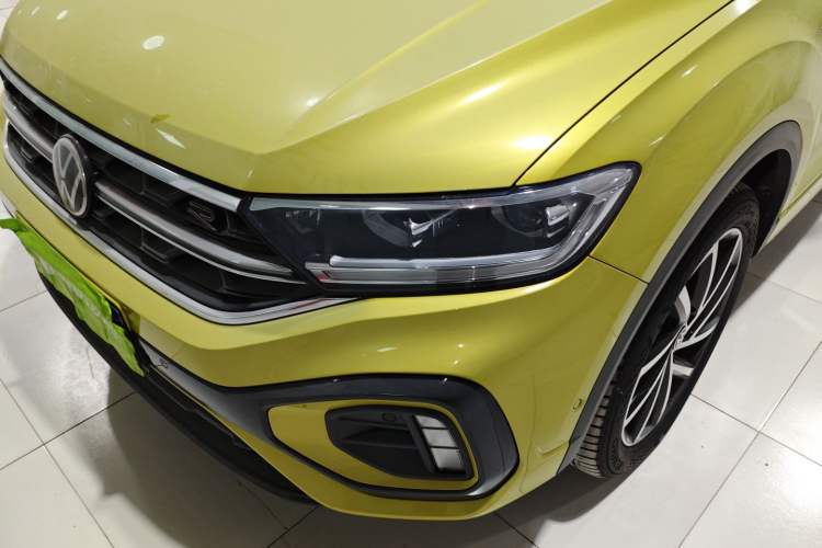 Used Volkswagen T-ROC 2023 300TSI DSG Two-Wheel Drive Starlight Edition
