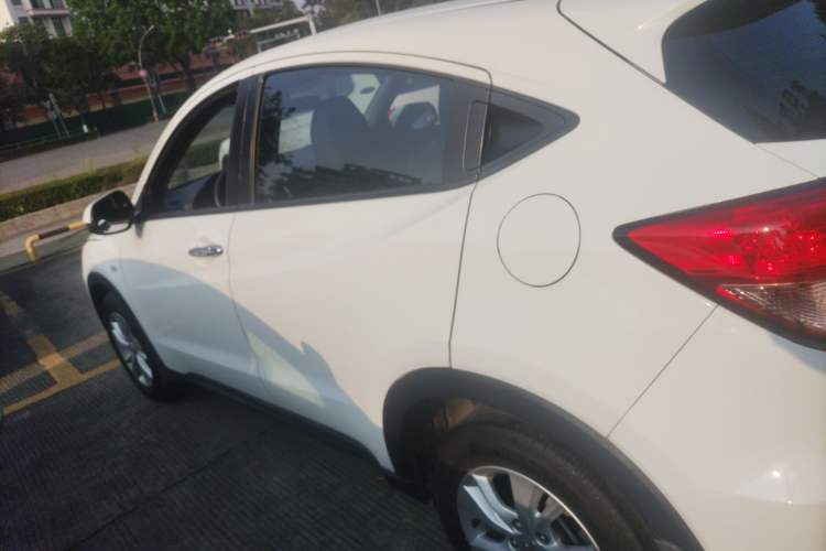 Used Honda Vezel 2016 1.8L CVT Front-Wheel Drive Pioneer Edition