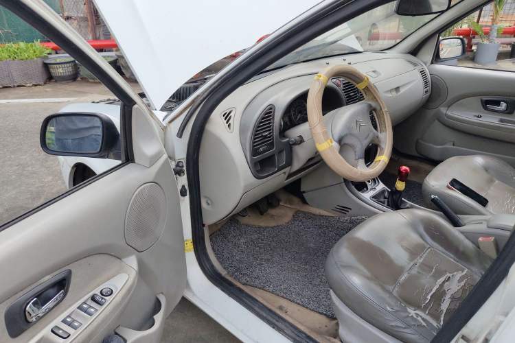 Used Citroen Elysee 2013 Sedan Classic 1.6L Manual Tech Edition