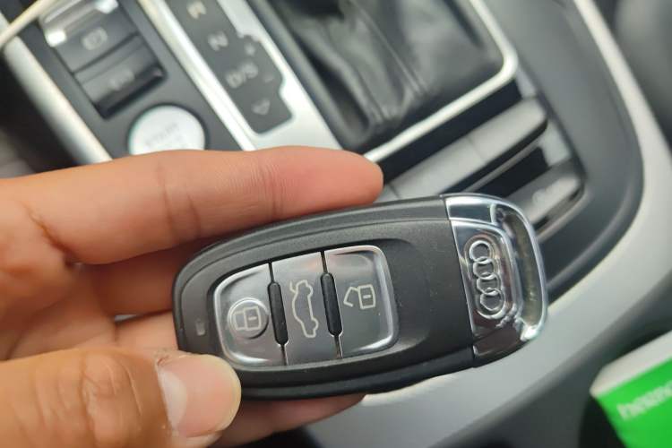 Used Audi A4L 2016 35 TFSI Collector's Edition Automatic Standard Model Vehicle Key