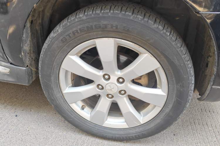 Used Mitsubishi Outlander 2012 Kicks 2.4 Fashion Navigation Edition