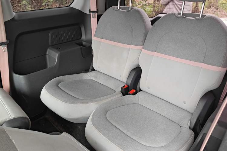 Used Baojun E300 2020 Plus Starry Intelligence Edition Left Rear Seat