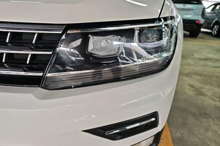 Used Volkswagen Tiguan L 2019 330TSI Automatic Two-Wheel Drive Smart Luxury Version China VI Standard
