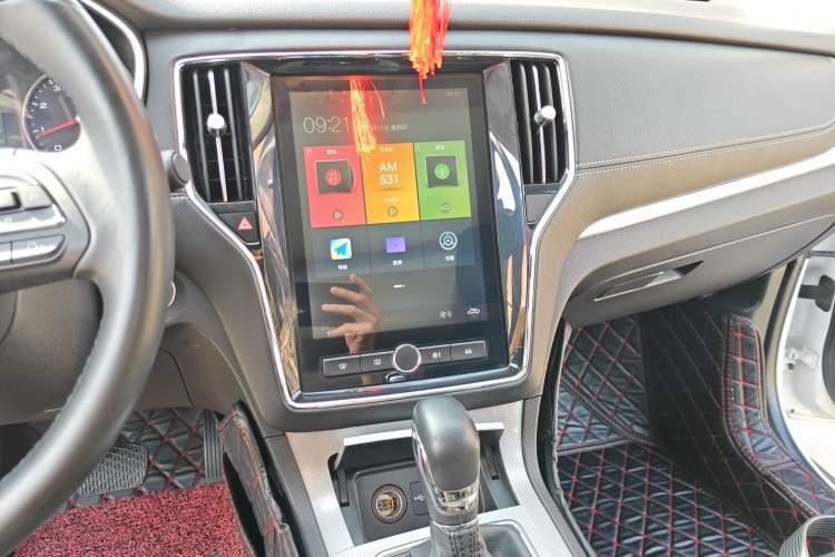 Used Roewe RX5 2019 20T Two-Wheel Drive Automatic 4G Connected Platinum Edition
