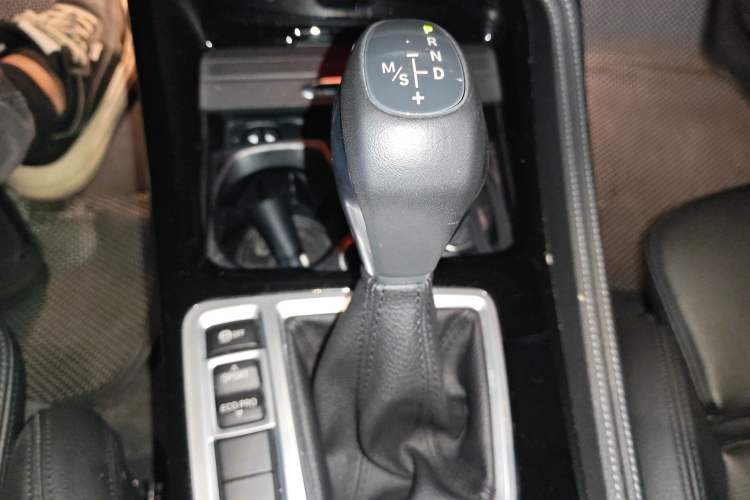 Used BMW 1 Series 2017 118i Sport Edition Gear Lever