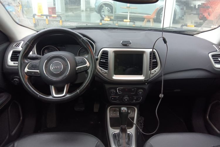 Used Jeep Compass 2017 200T Automatic Family Edition Center Console