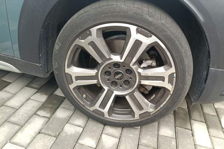 Used MINI Countryman 2022 2.0T COOPER S ALL4 Right Front Wheel Hub