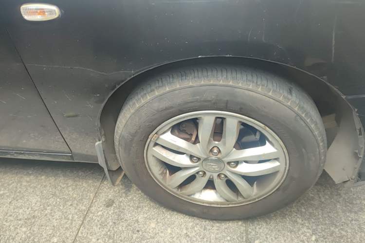 Used Hyundai Celesta 2011 1.6L Automatic Comfort Edition Right Front Wheel Hub