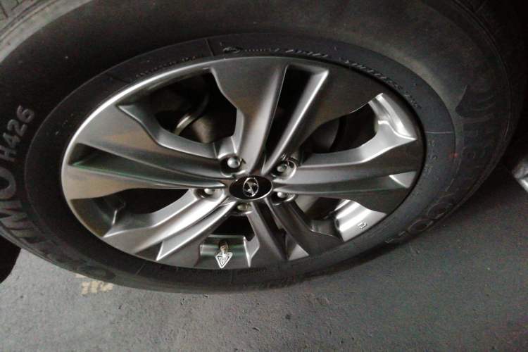 Used Hyundai Santa Fe 2015 2.0T Automatic All-Wheel Drive Smart Version 5 Seats